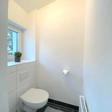 White - Mit Terrasse 아파트 뮈르츠슐라크