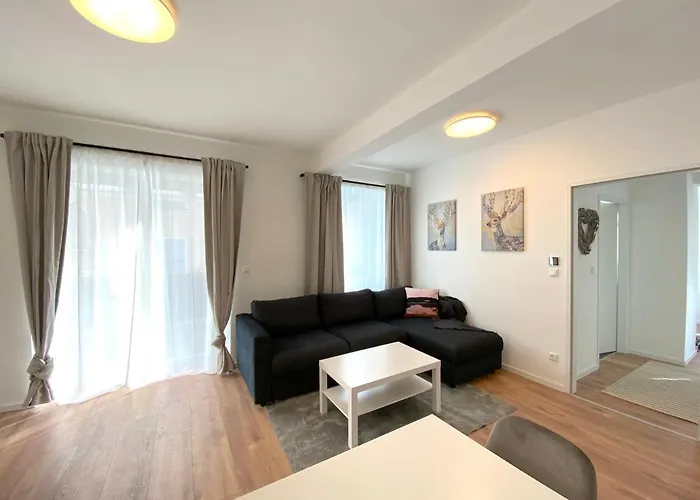 White - Mit Terrasse דירה מורצשלאג